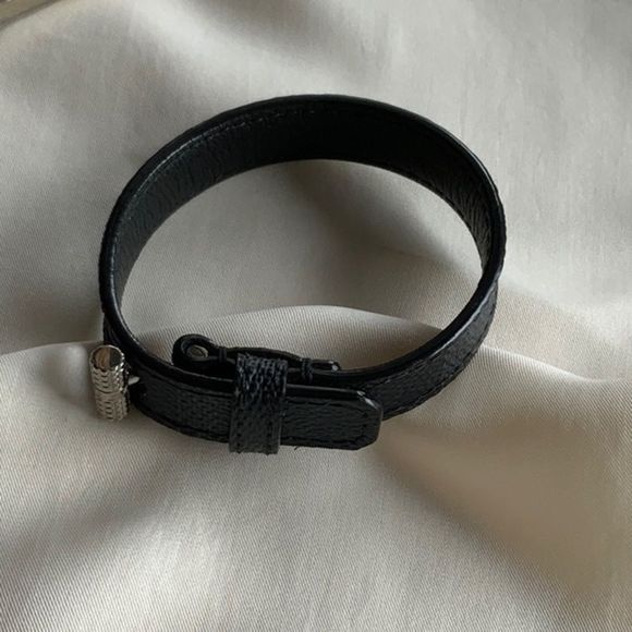 Louis Vuitton Checkered damier bracelet - Picture 9 of 9